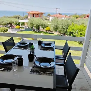  Apartment Garlis